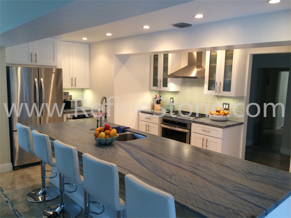 Azul Macaubas Island table top